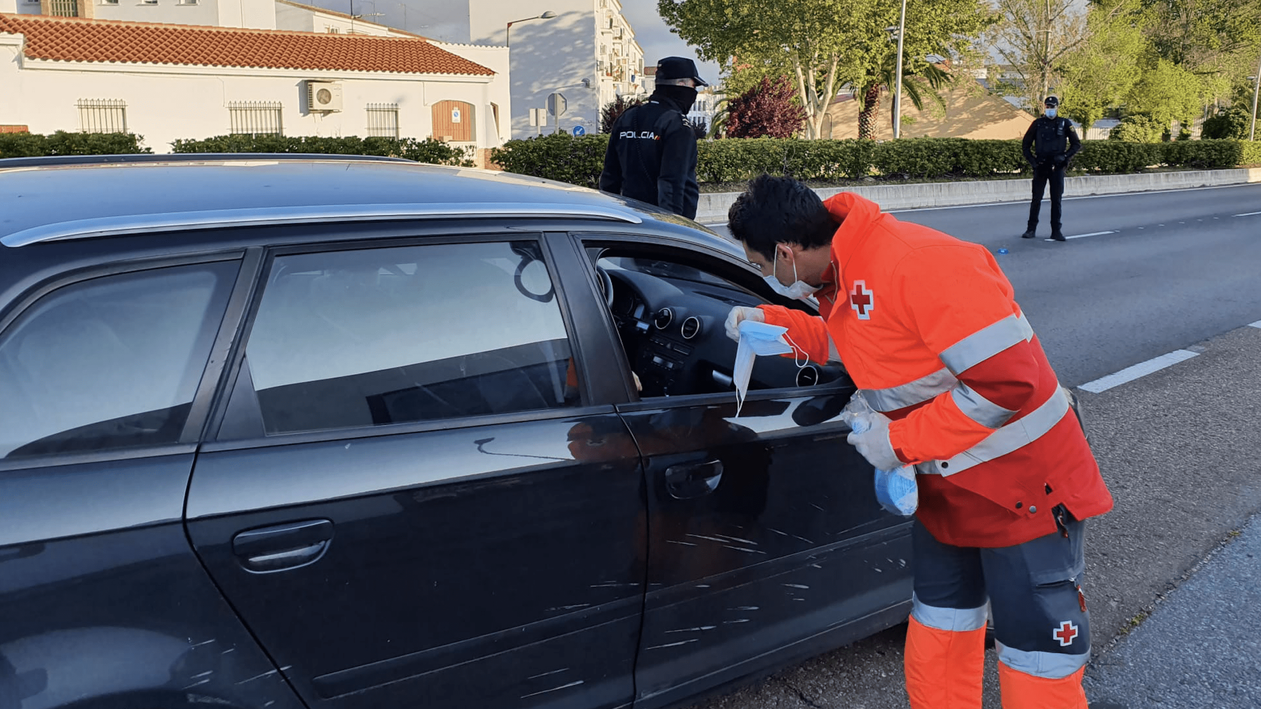 Reparto de mascarillas en Mérida