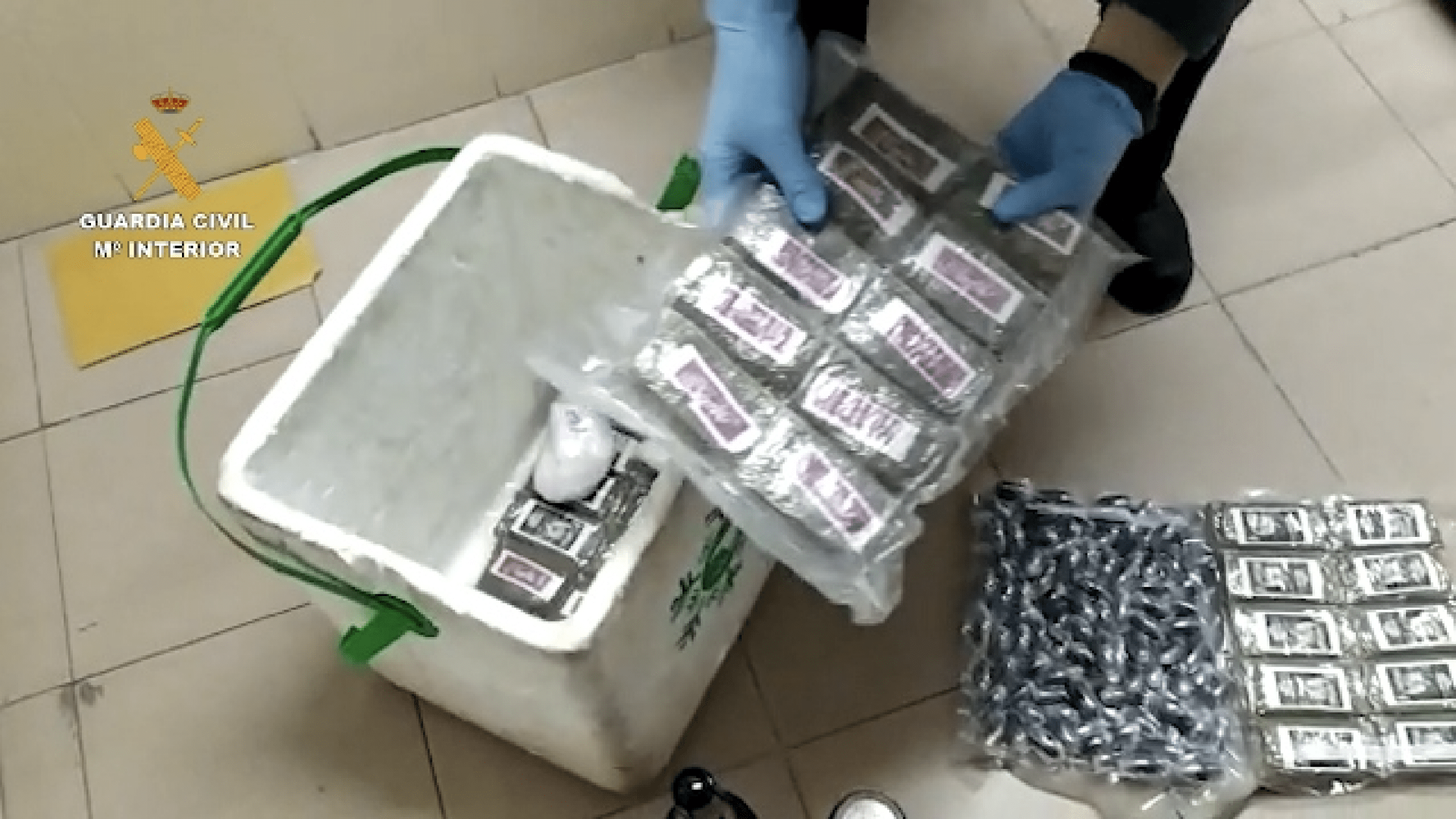 Guardia Civil droga neveras Almendralejo