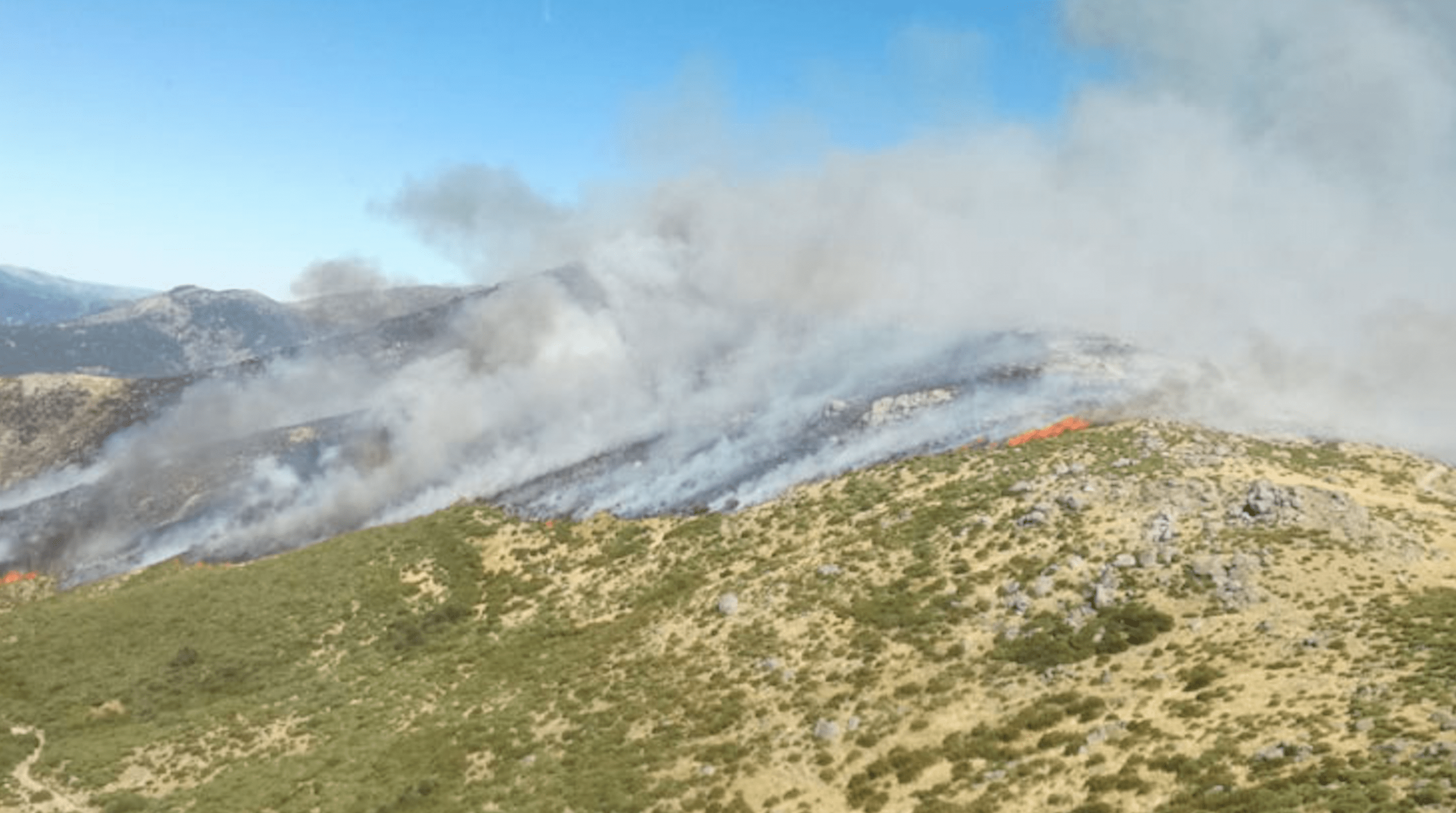 INCENDIO EN CABEZUELA Del Valle VALLE DEL JERTE