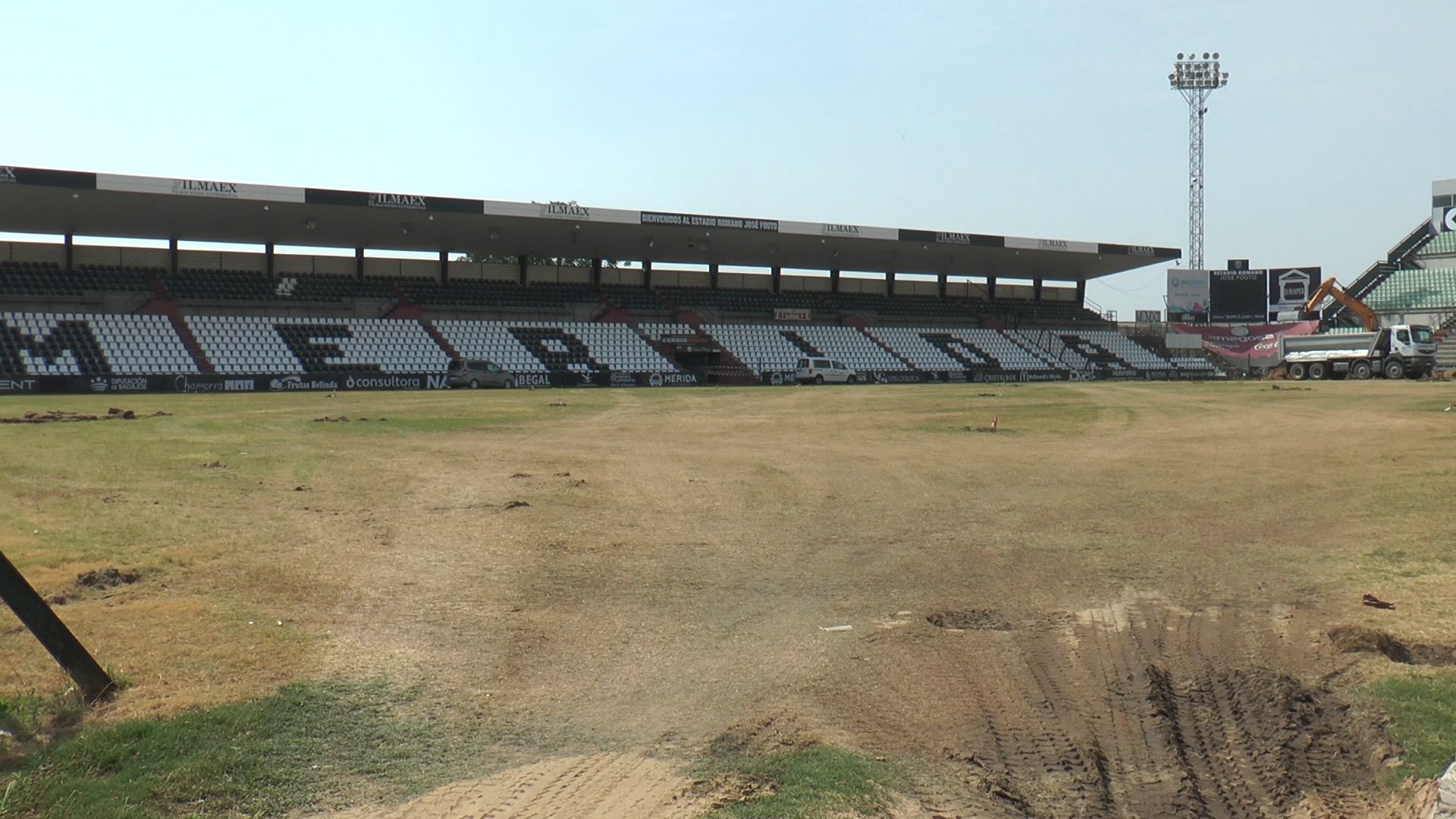 ESTADIO ROMANO CESPED 2