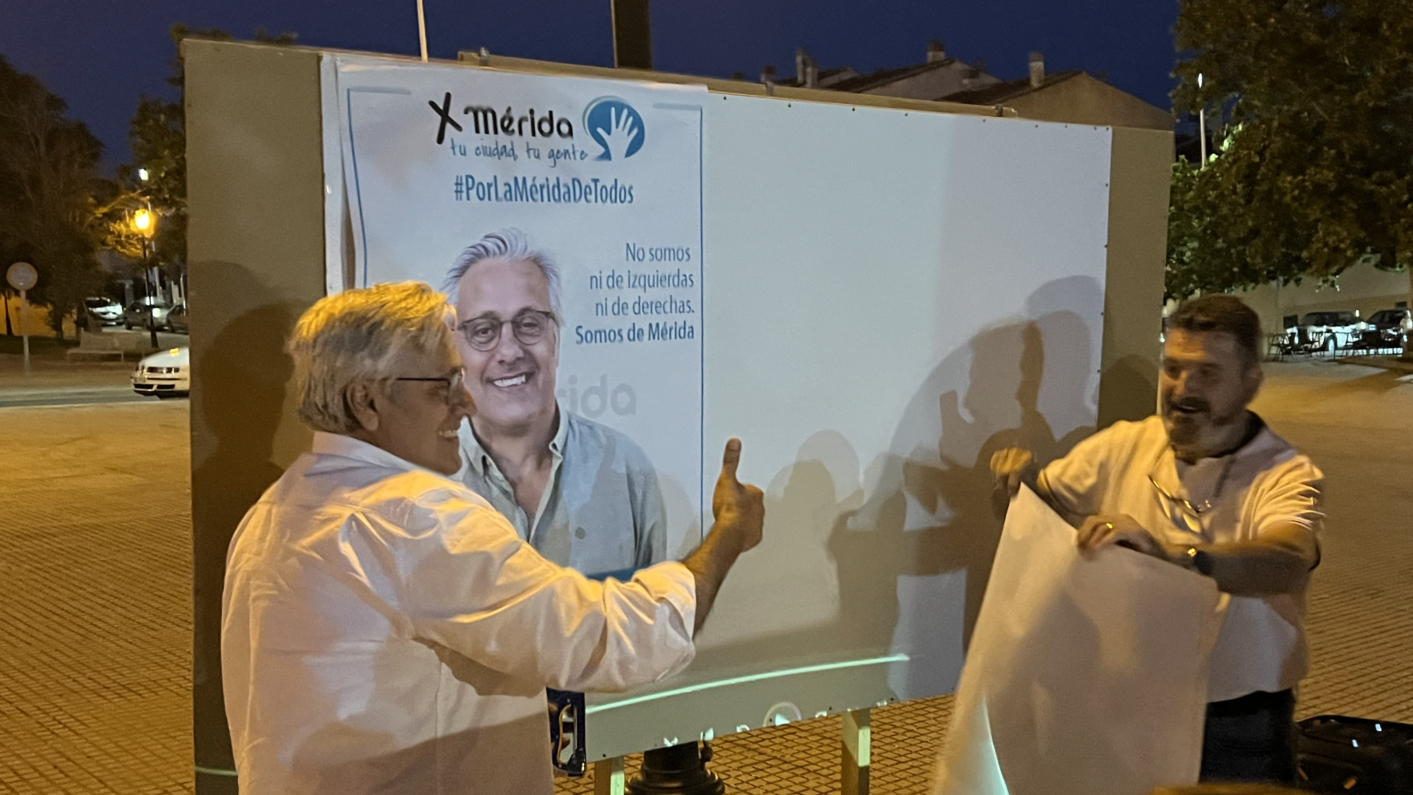 Pegada de carteles de X Mérida