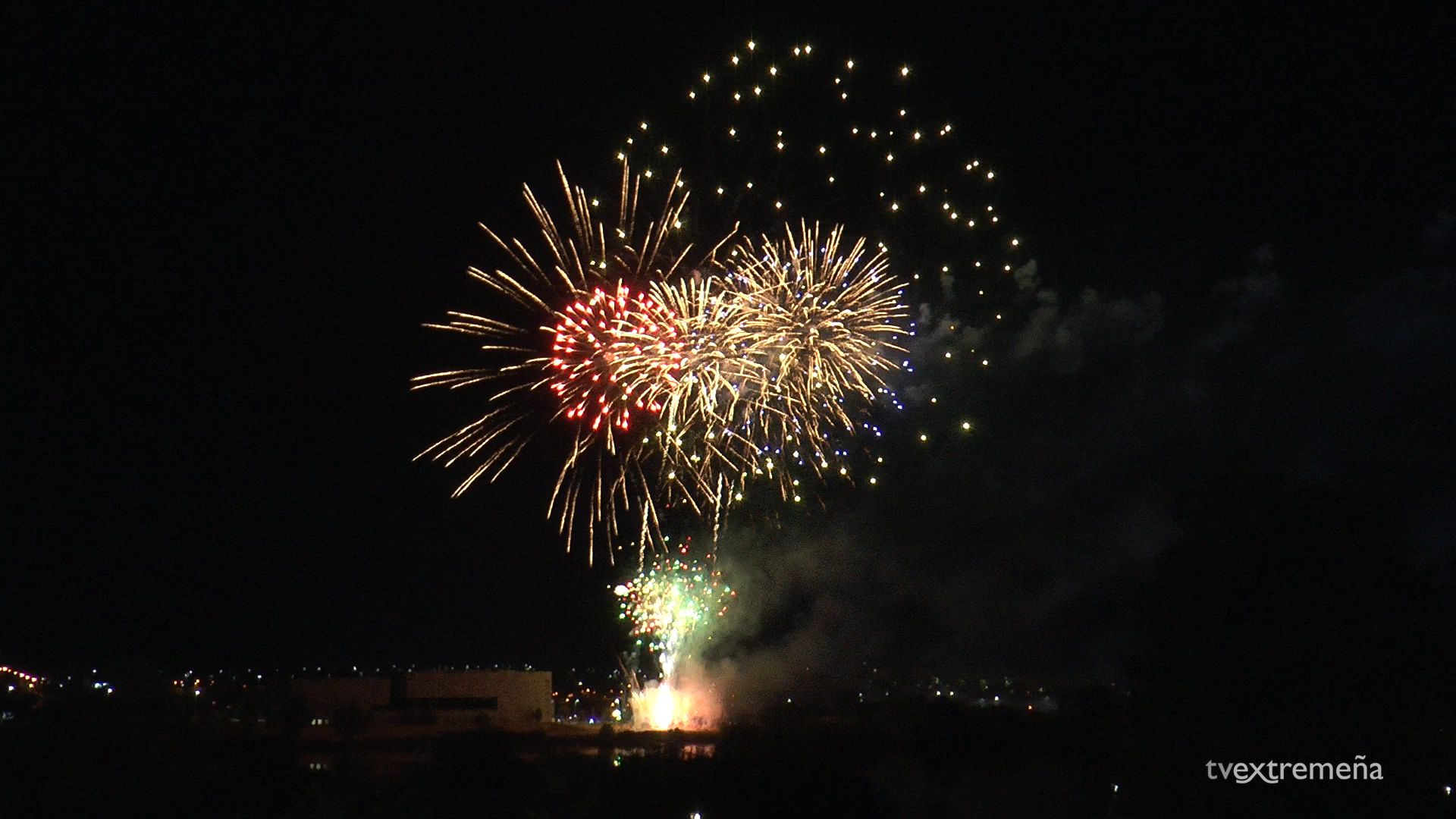 FERIA_FUEGOS ARTIFICIALES.Imagen fija002