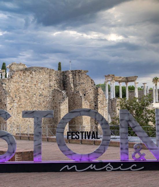 LOGO STONE EN TEATRO ROMANO