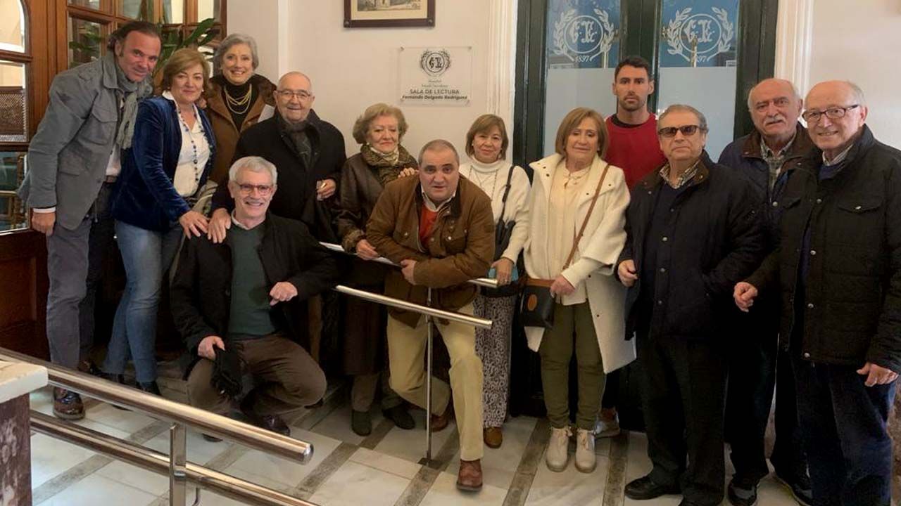 PLACA FERNANDO DELGADO CIRCULO EMERITENSE