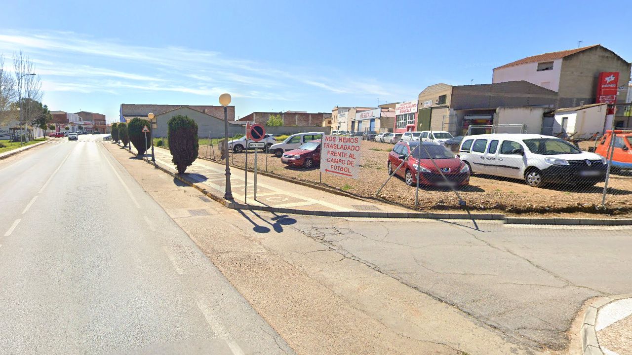 ENTRADA DE CALAMONTE DESDE LA AUTOVIA A-5