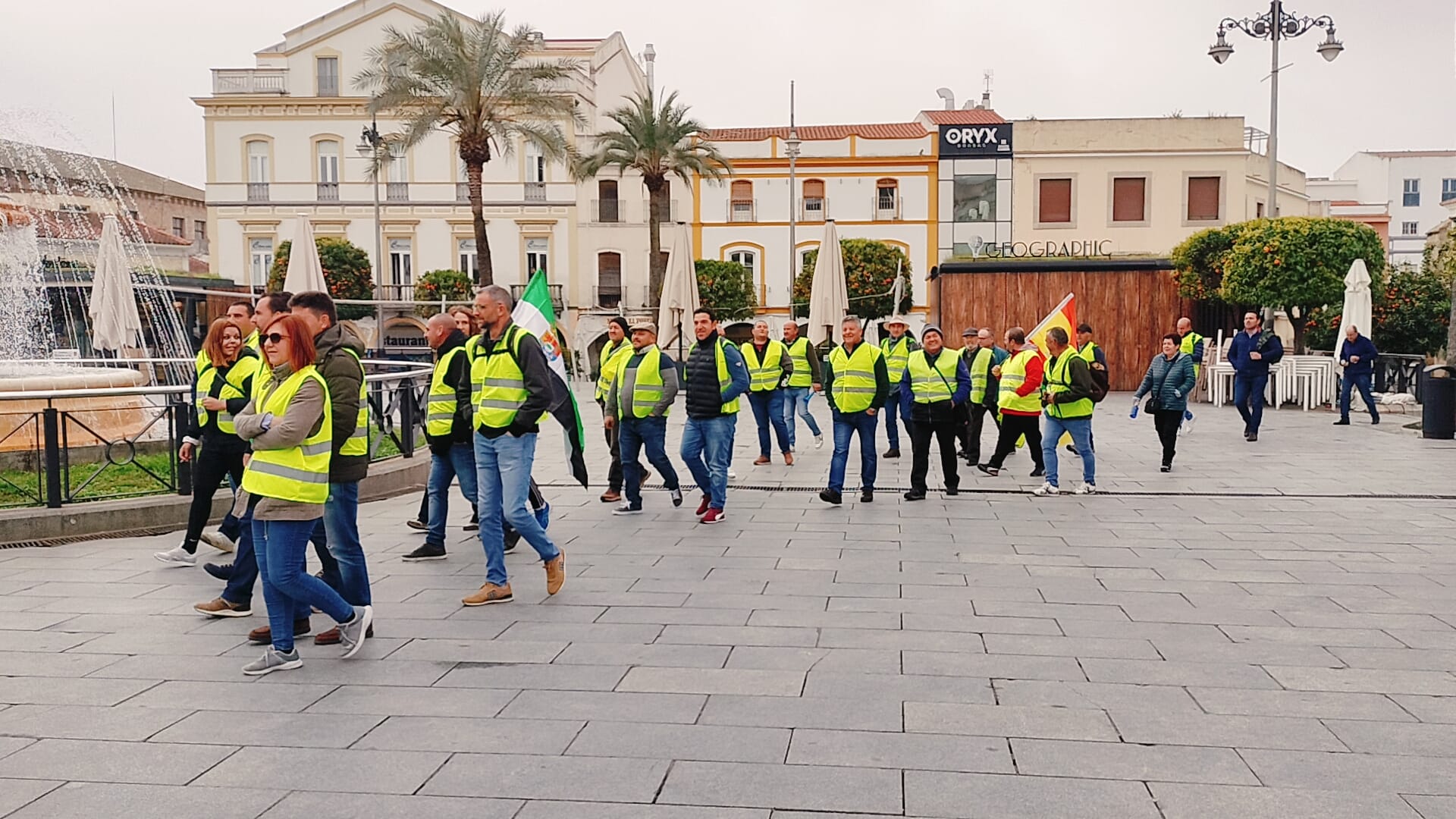 Protesta del campo en la plaza de España