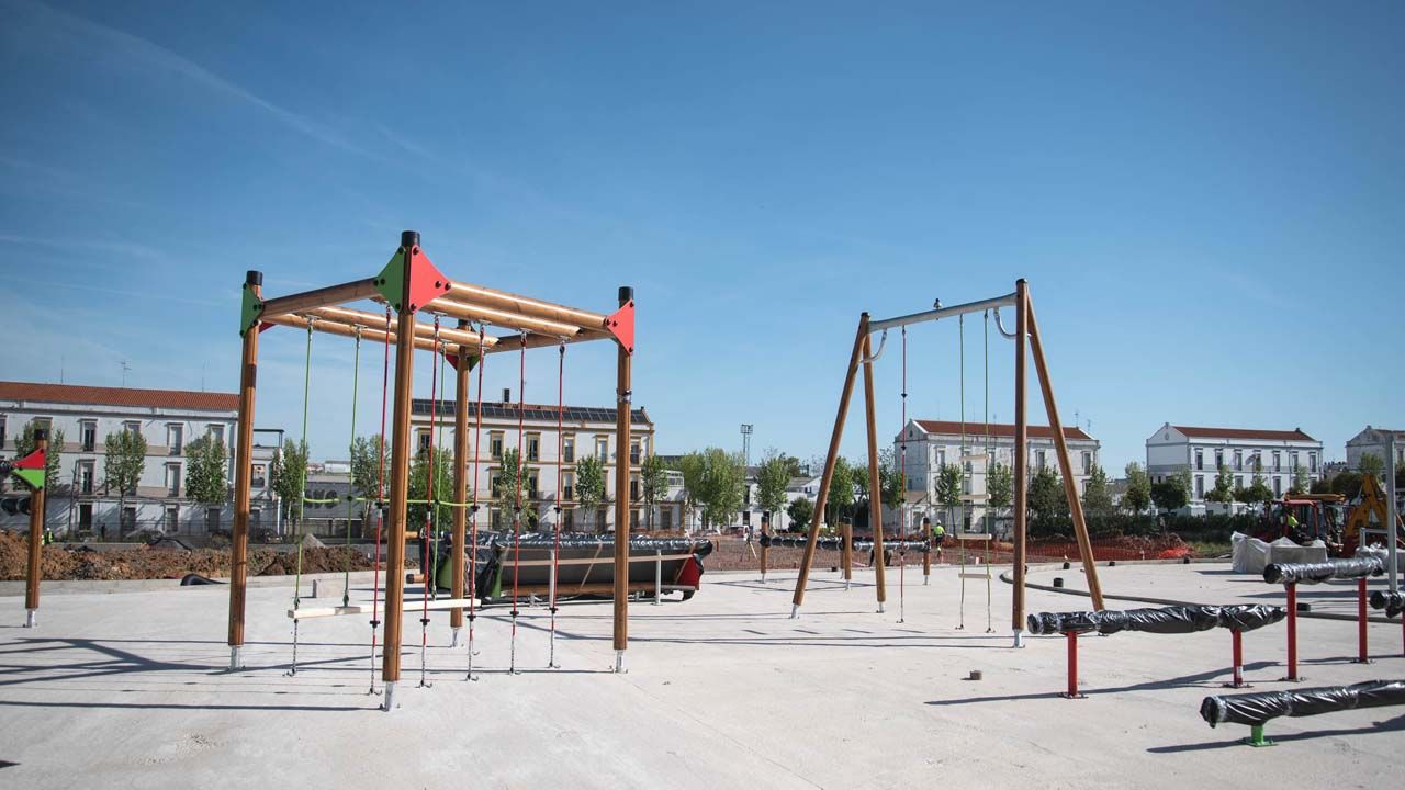 CIUDAD DE LA INFANCIA JUEGOS INFANTILES EN CONSTRUCCION