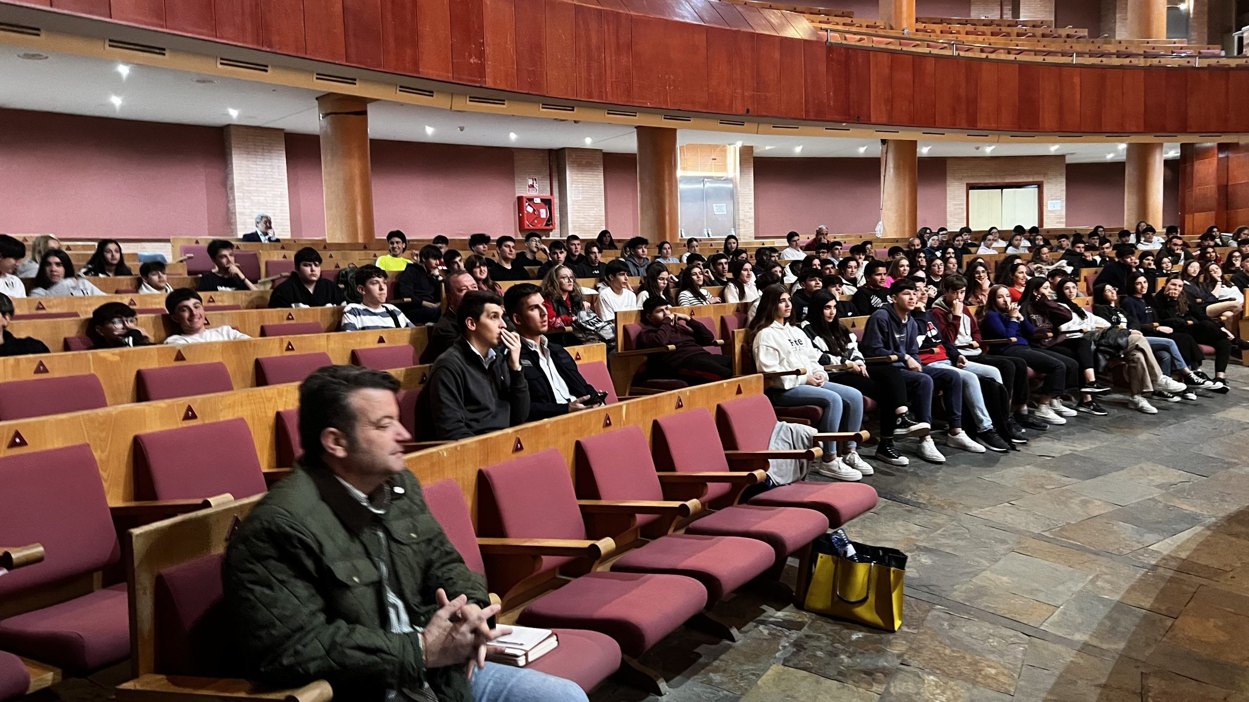 Alumnos del IES Emerita Augusta en el Centro Cultural Alcazaba