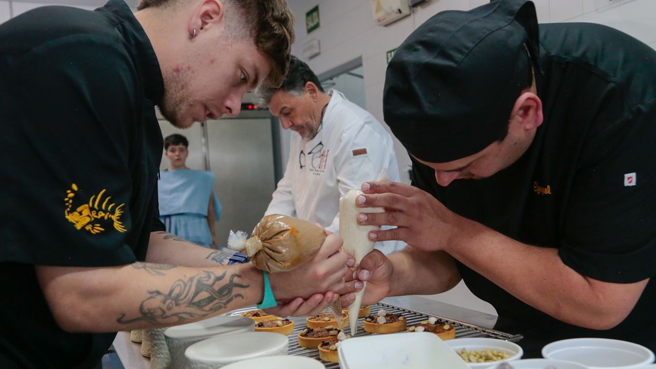 RUTA DE LA TAPA ROMANA COCINEROS PREPARACION