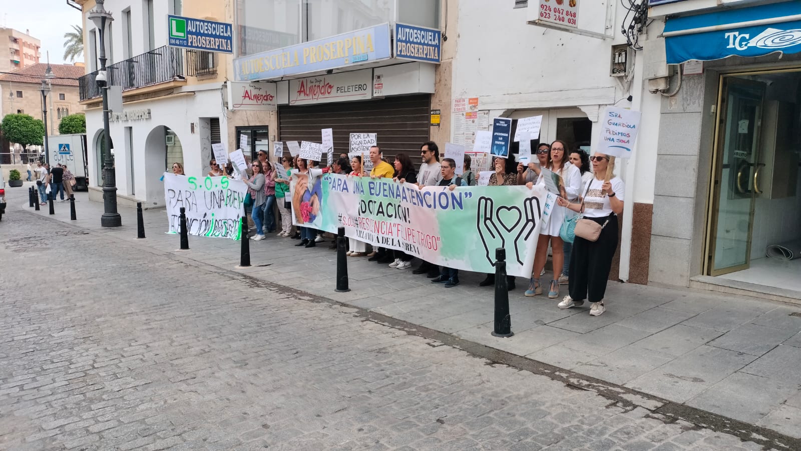 MANIFESTACION RESIDENCIA FELIPE TRIGO VILLANUEVA