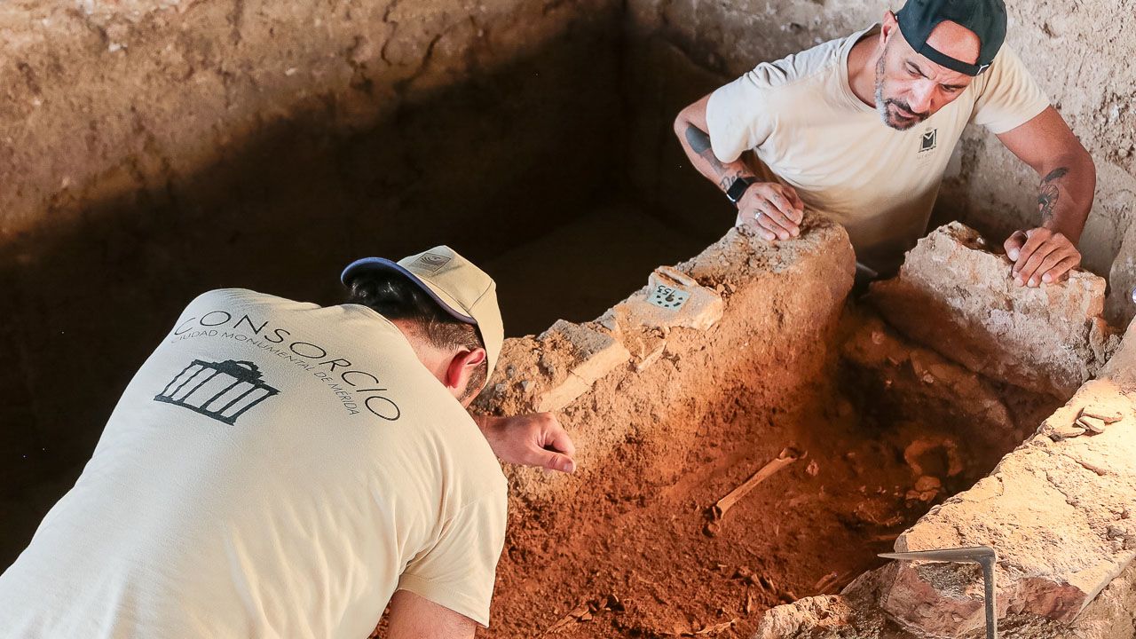 ARQUEOLOGIA CASA DEL ANFITEATRO EXCAVACIONES