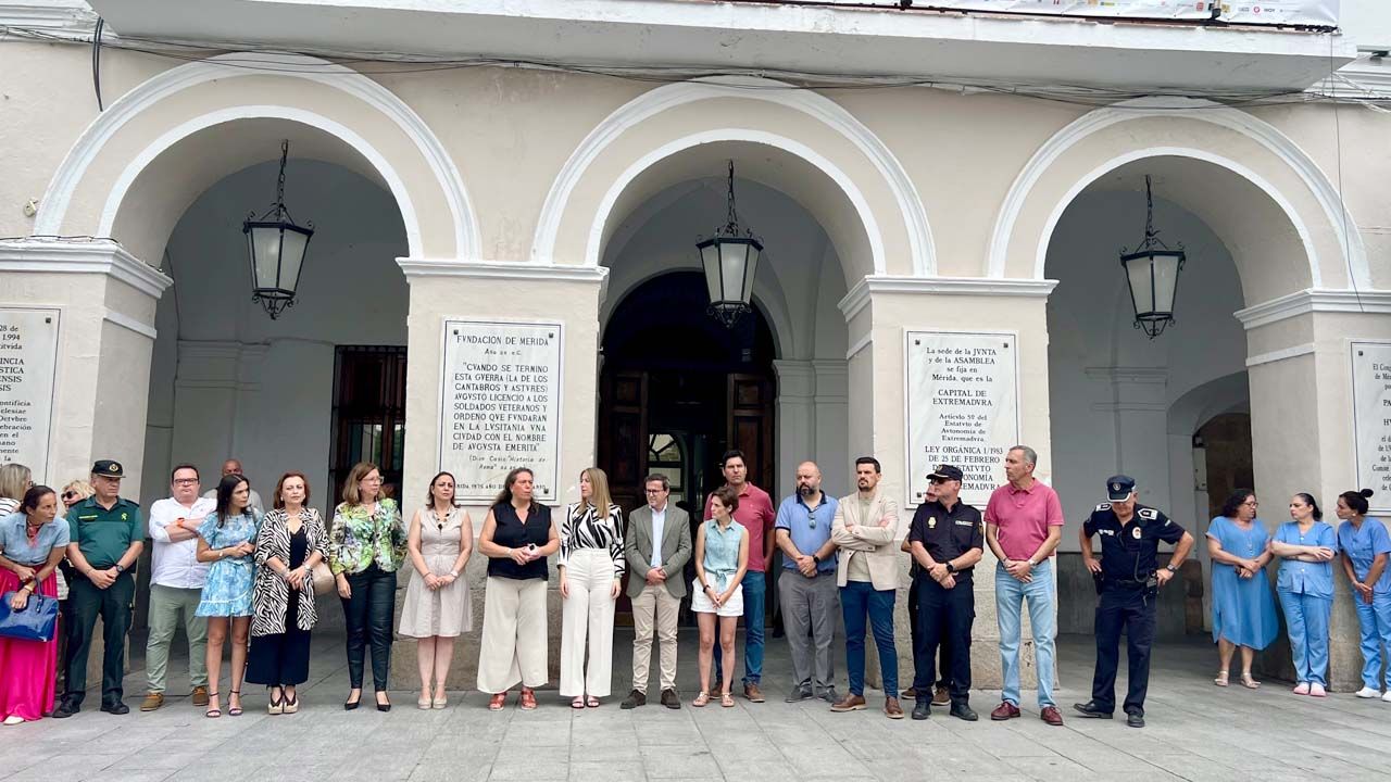 15-07-24 MINUTO DE SILENCIO VICTIMAS VIOLENIA GENERO