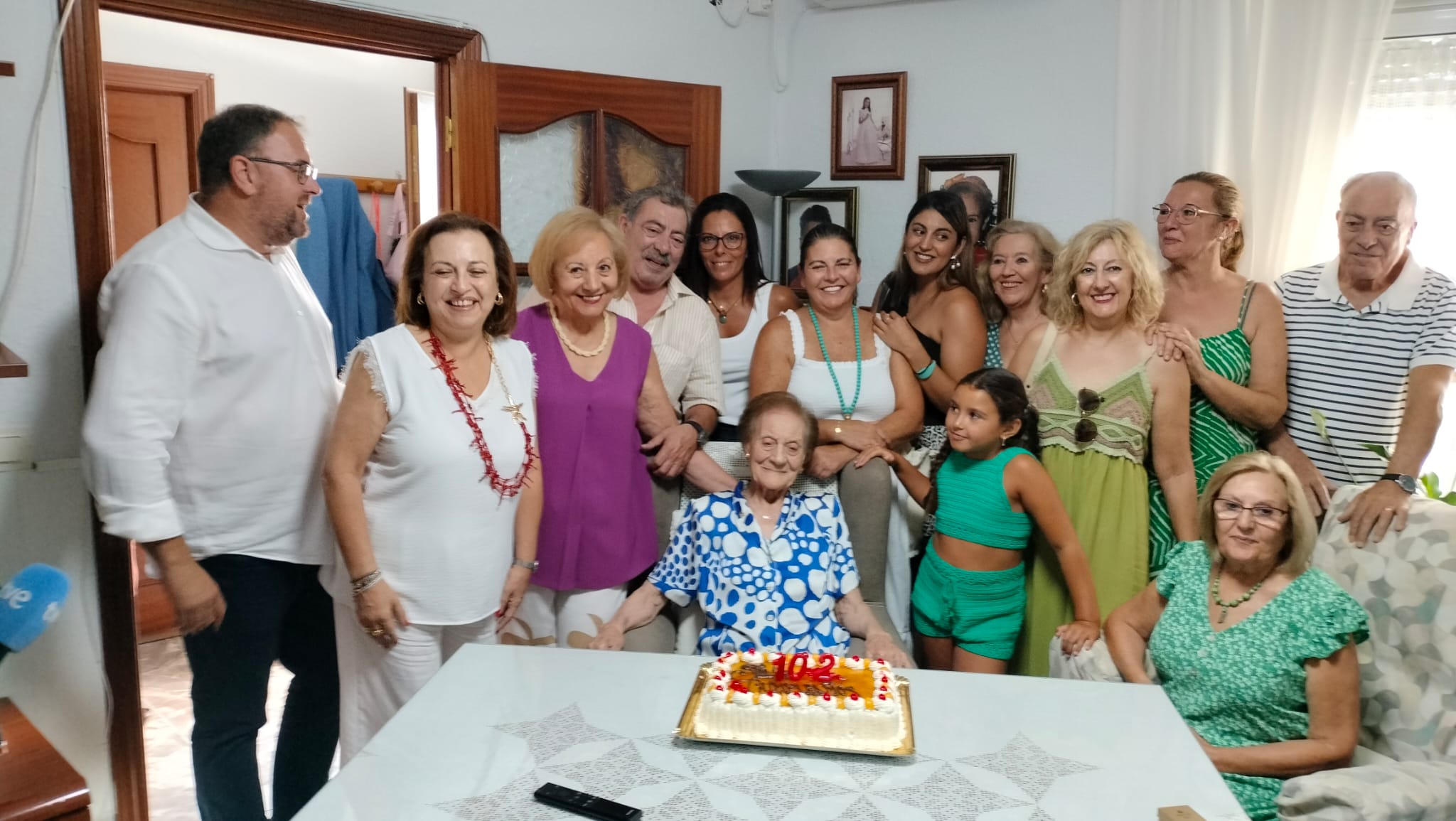 ABUELA CENTENARIA