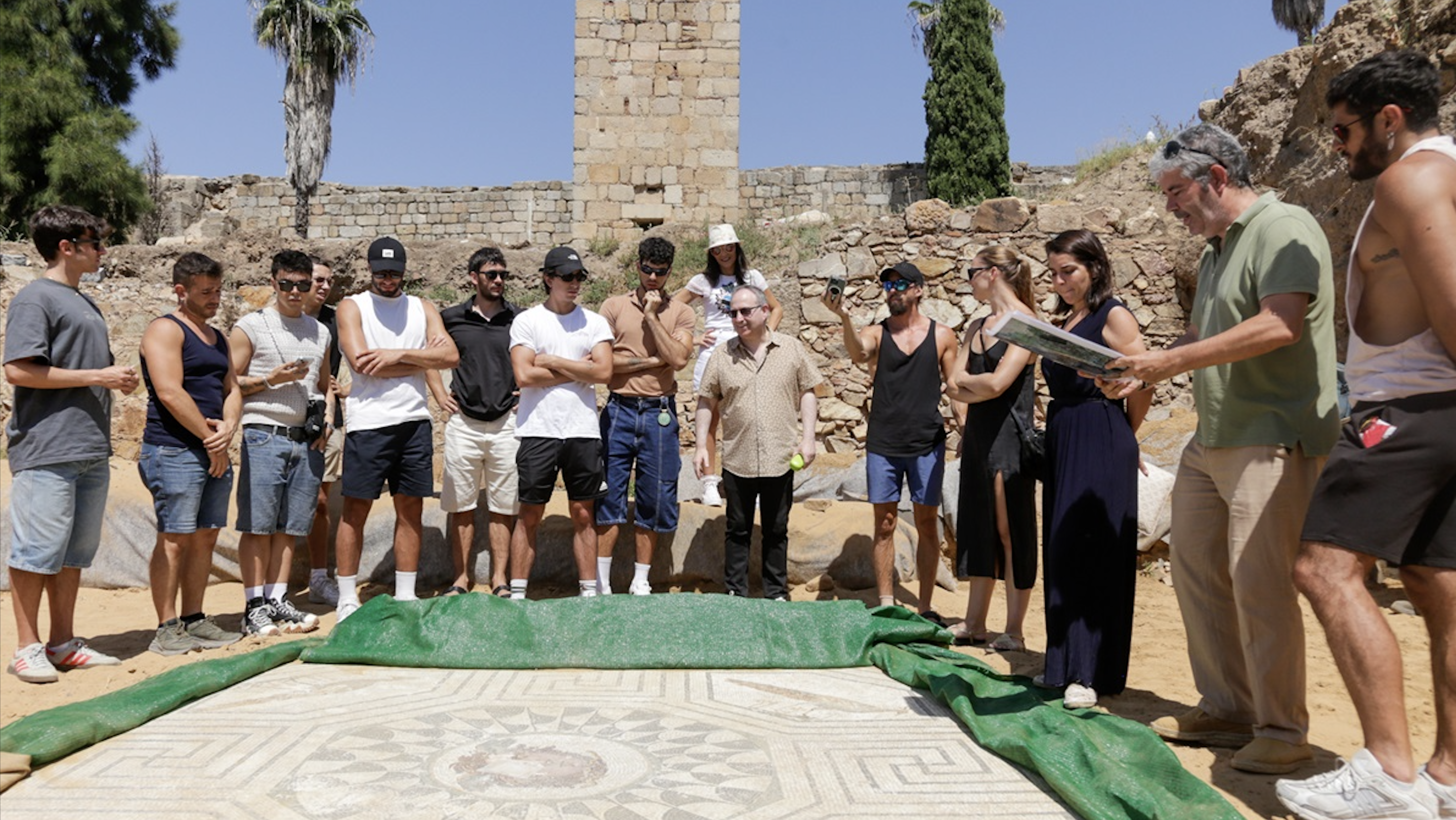 Visita del elenco de Medusa a Huerta Otero