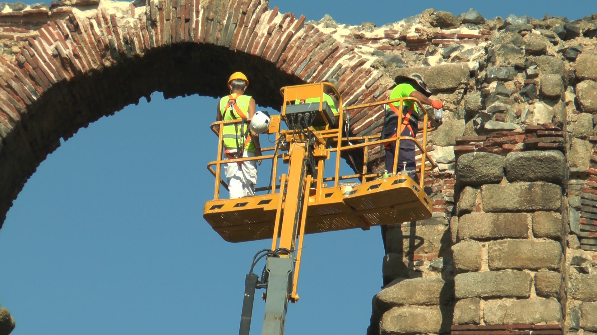 RESTAURACION ACUEDUCTO DE LOS MILAGROS 2