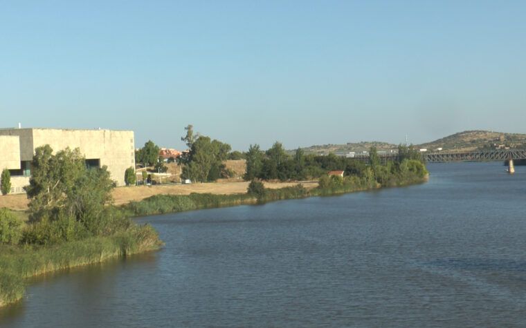 RIO GUADIANA TRASERAS DEL PALACIO DE CONGRESOS