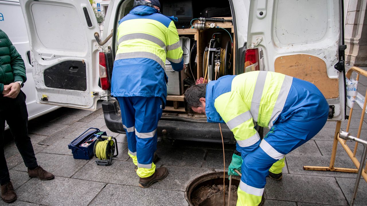 TRABAJADORES AYUNTAMIENTO SANEAMIENTO