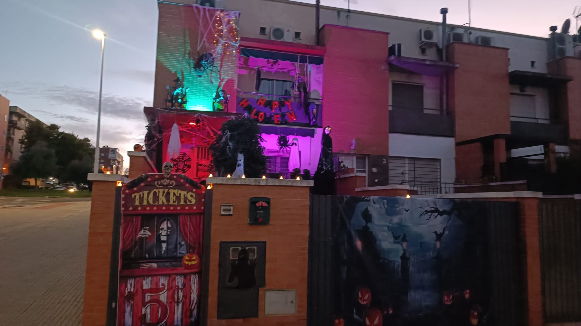 Vivienda decorada Halloween El Prado 2