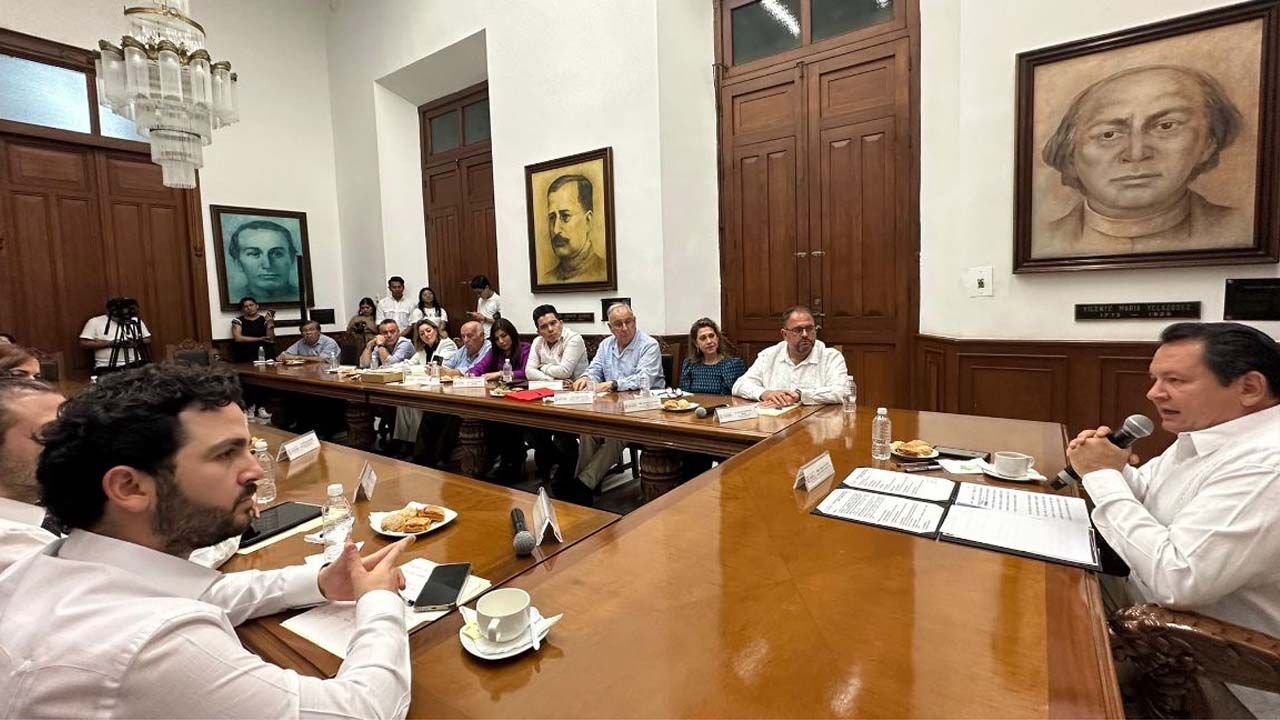 ALCALDE MERIDA CON GOBERNADOR YUCATAN