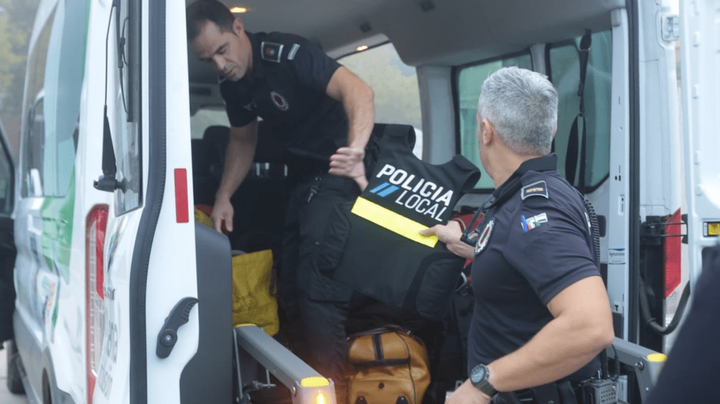 Policía Local viajando a Mérida