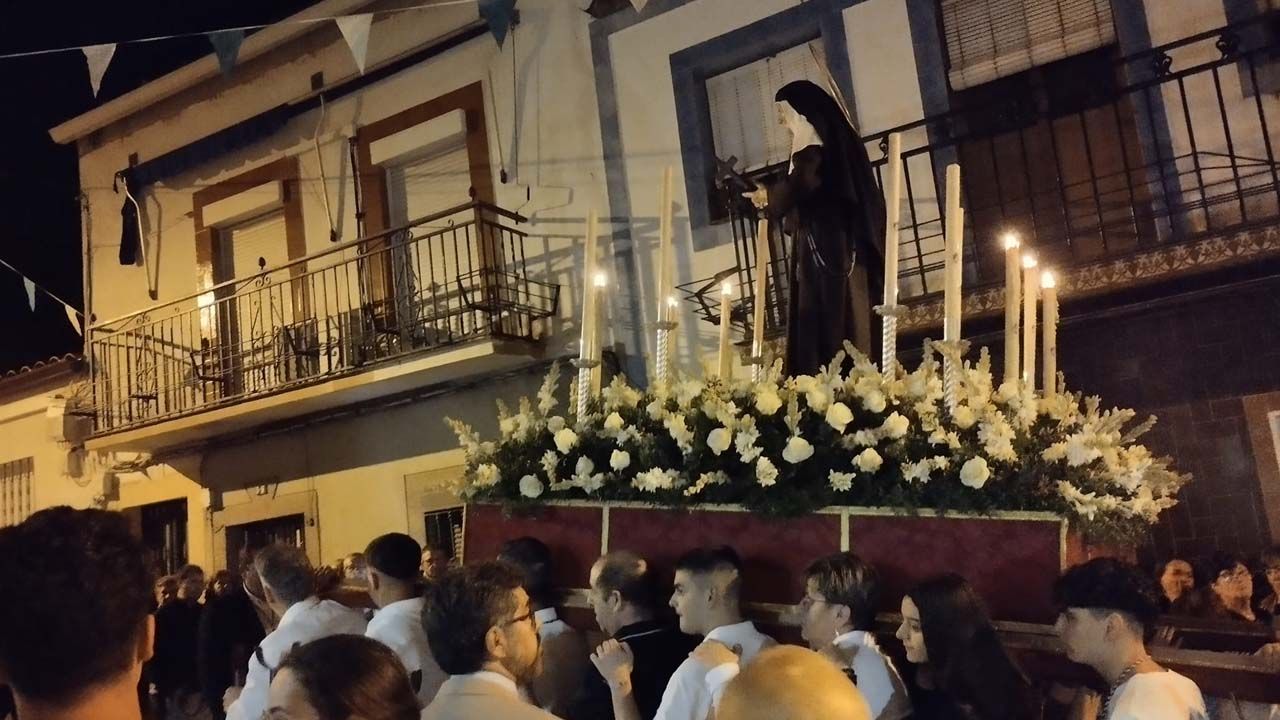 HERMANDAD DE LAS LAGRIMAS SANTA ANGELA DE LA CRUZ