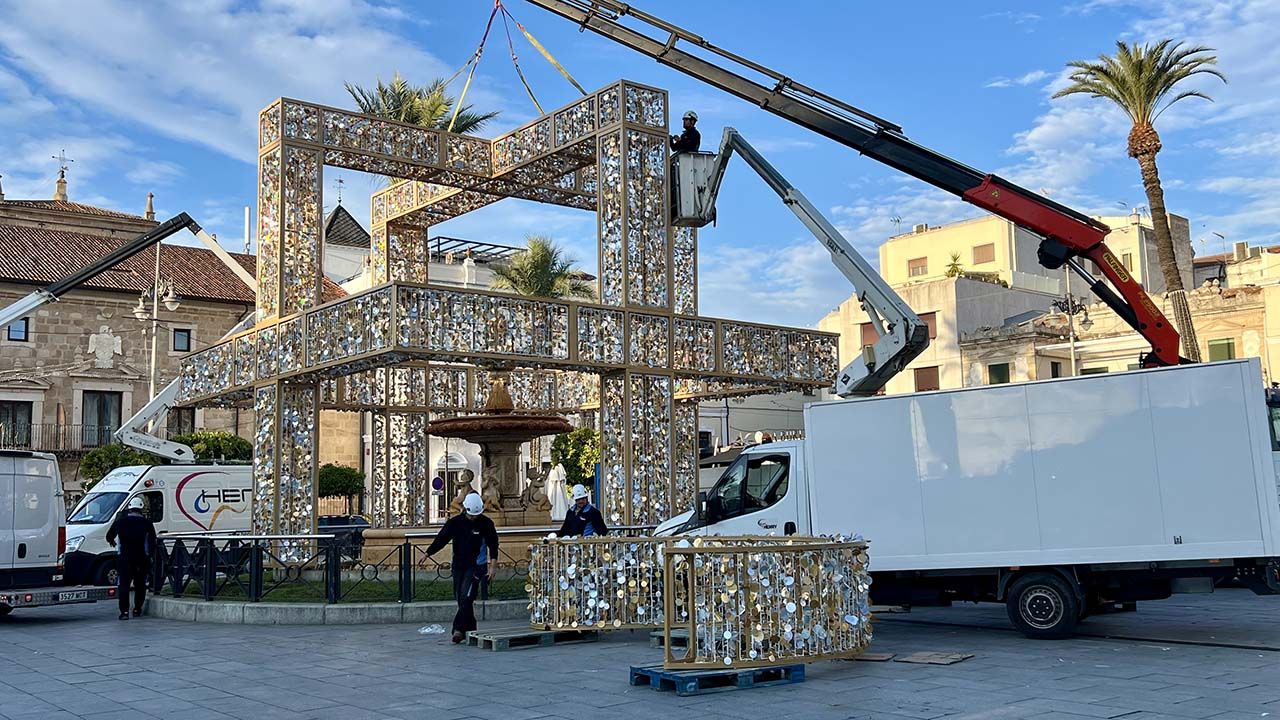 PREPARACION DECORADO NAVIDEÑO PLAZA ESPAÑA 2024