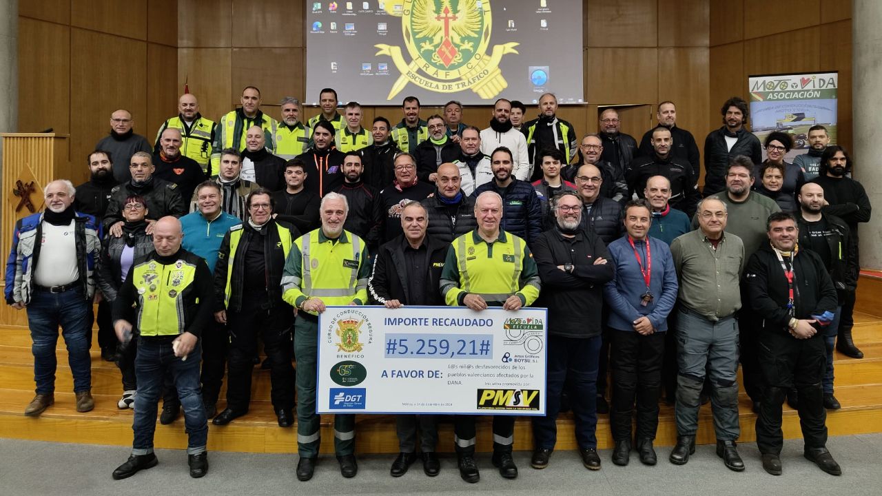 CURSO BENEFICO DE CONDUCCION DE MOTOCICLETAS DE LA GUARDIA CIVIL