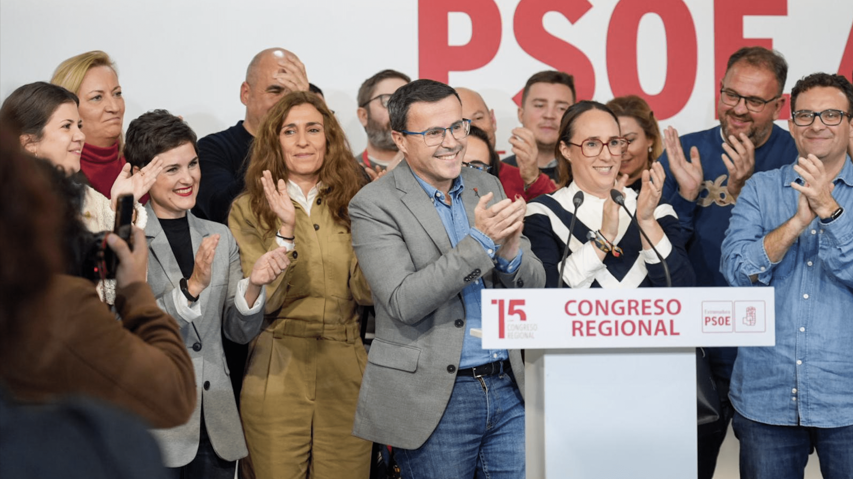 Gallardo gana primarias PSOE