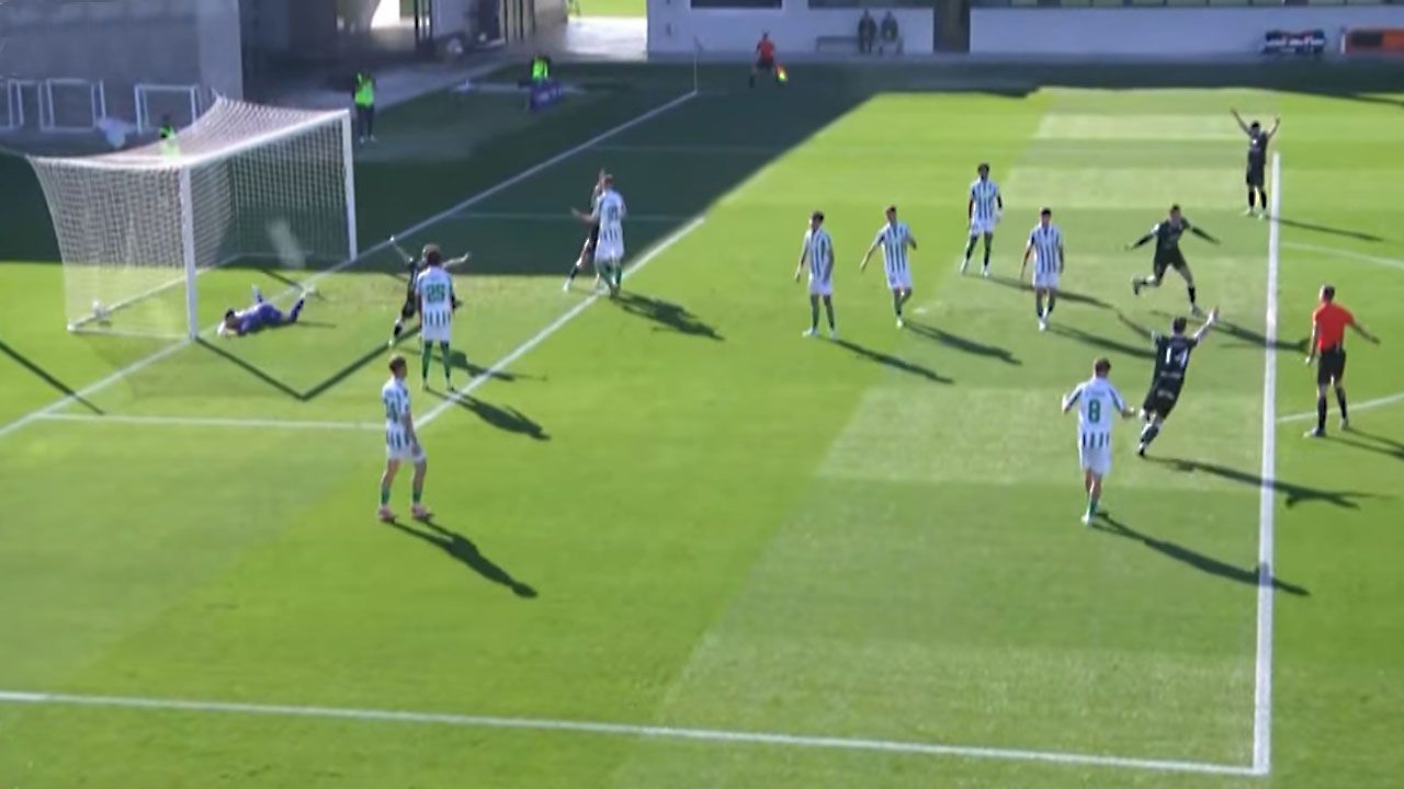 GOL DEL MERIDA ANTE EL BETIS DEPORTIVO