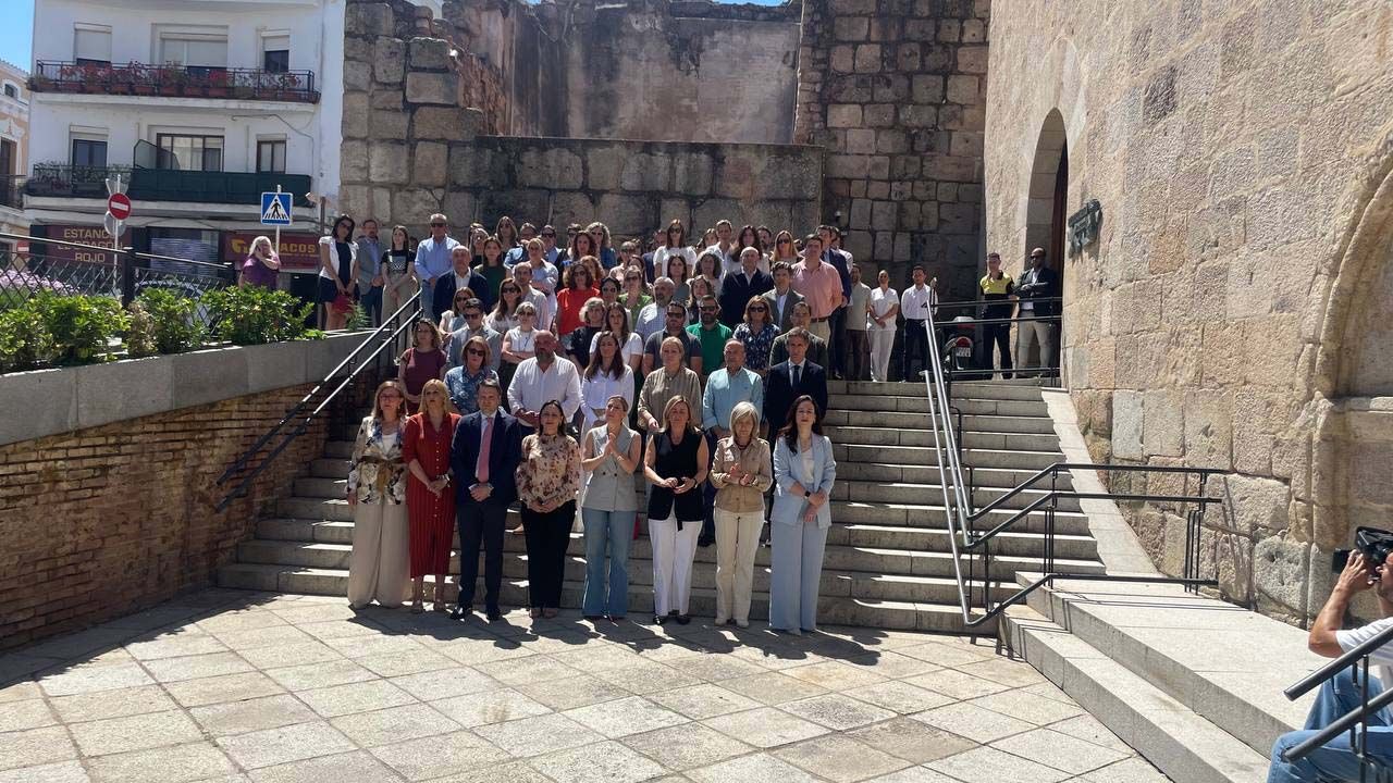 MINUTO SILENCIO PRESIDENCIA JUNTA