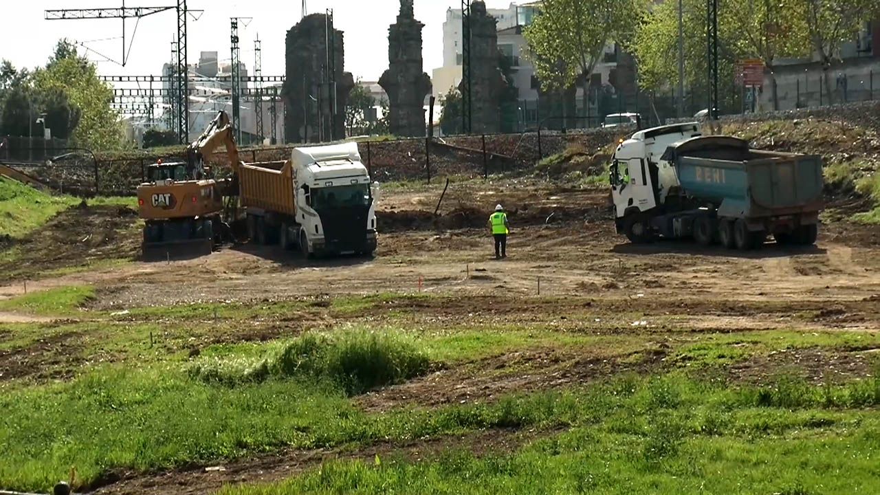 OBRAS PUENTE NUEVO FERROCARRIL TREN