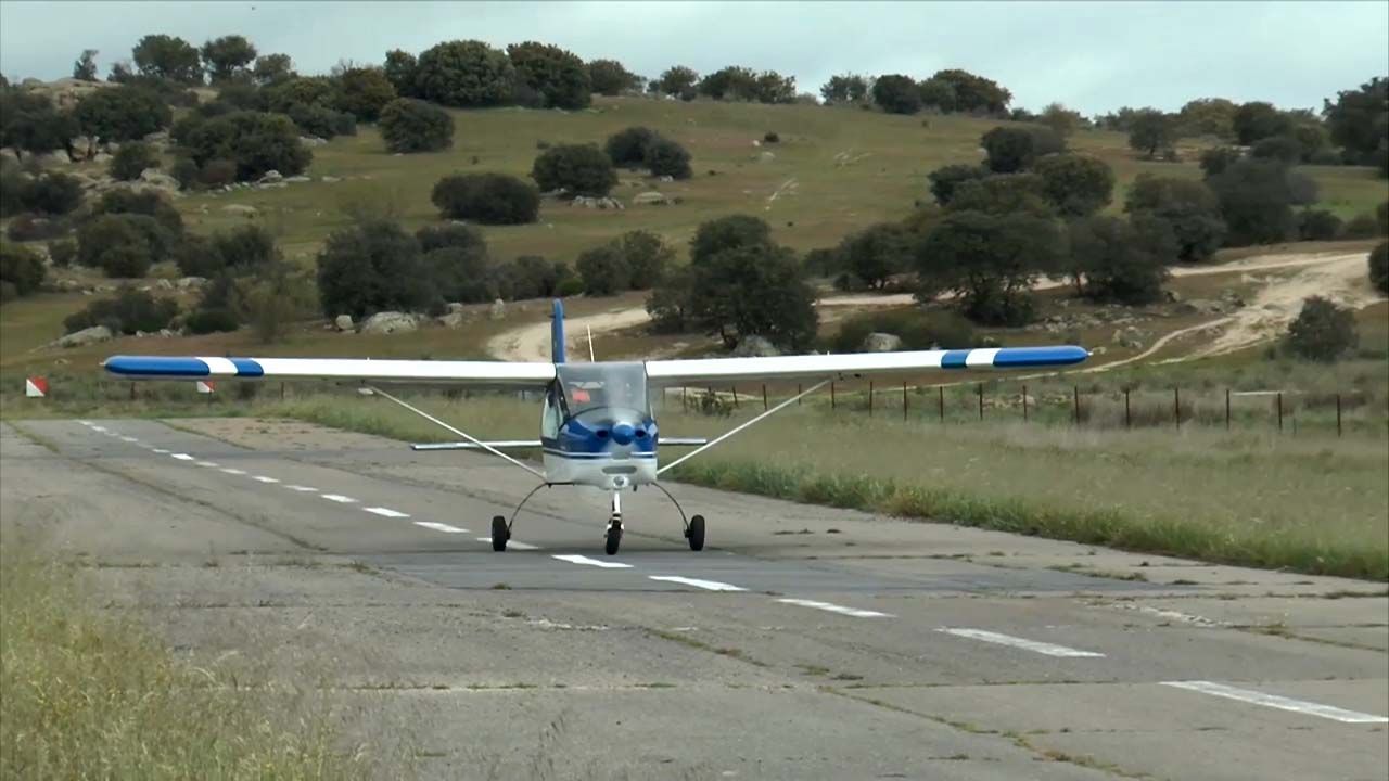 AERODROMO ROYANEJOS AVIONETA 2