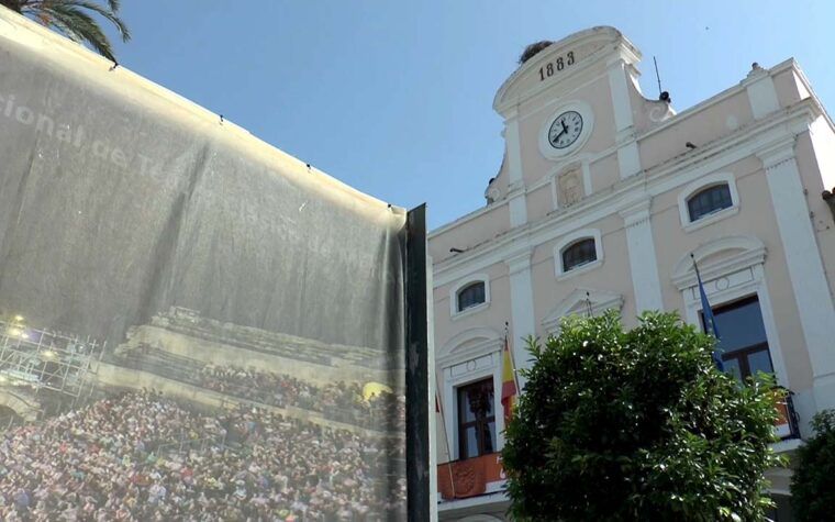 AYUNTAMIENTO DE MERIDA FACHADA CON TELON