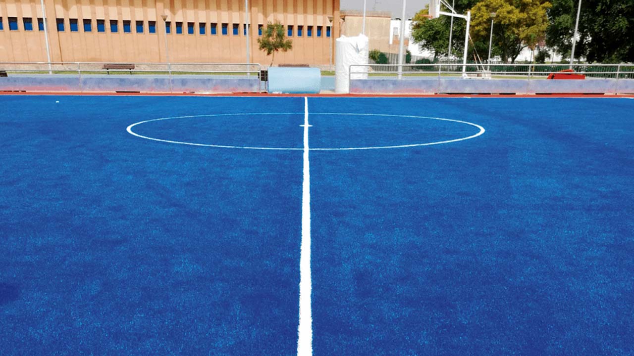 CAMPO DE FUTBOL 7 CON CESPED ARTIFICIAL AZUL