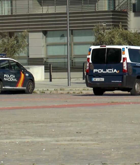 POLICIA NACIONAL COCHE Y FURGONETA