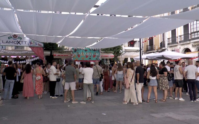 FERIA DE MERIDA BARRAS PLAZA DE ESPAÑA