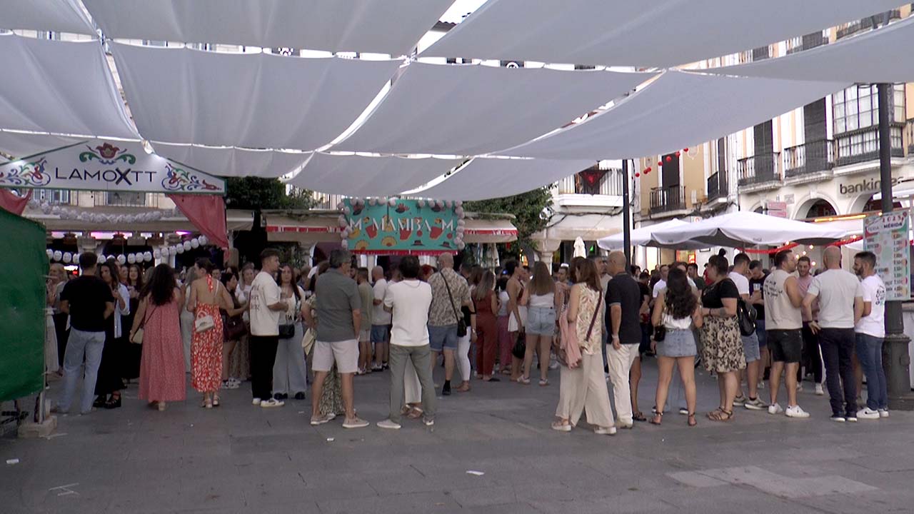 FERIA DE MERIDA BARRAS PLAZA DE ESPAÑA