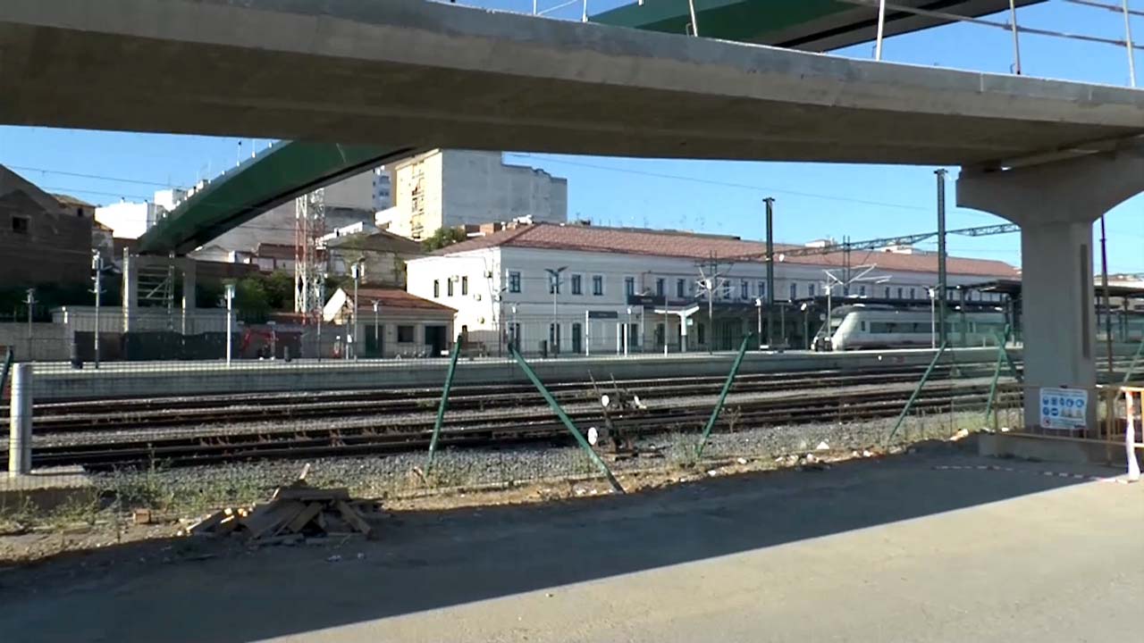 PASARELA ESTACION TREN 3