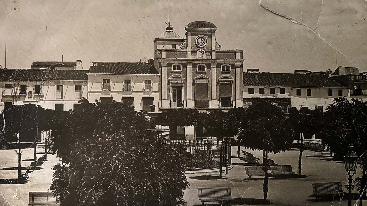 PLAZA DE ESPAÑA DE MERIDA A PRINCIPIOS DEL SIGLO XX