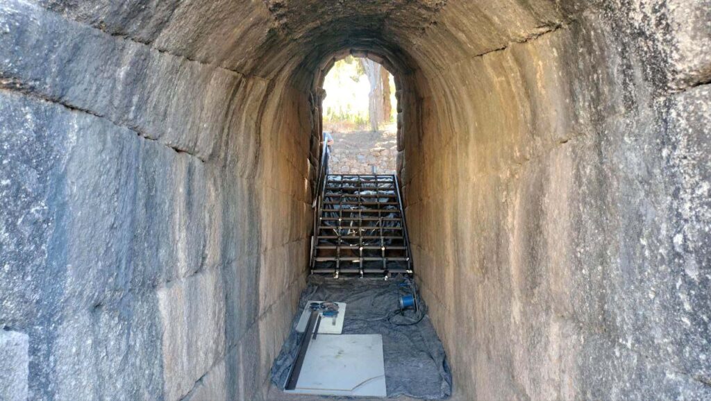 OBRAS VOMITORIO TEATRO ROMANO