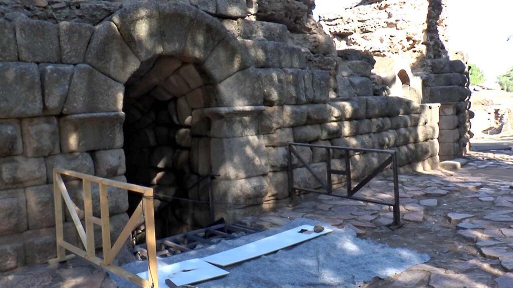 VOMITORIO EN OBRAS TEATRO ROMANO