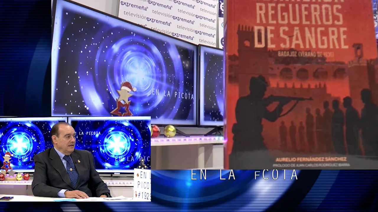 AURELIO FERNANDEZ CON LIBRO REGUEROS DE SANGRE