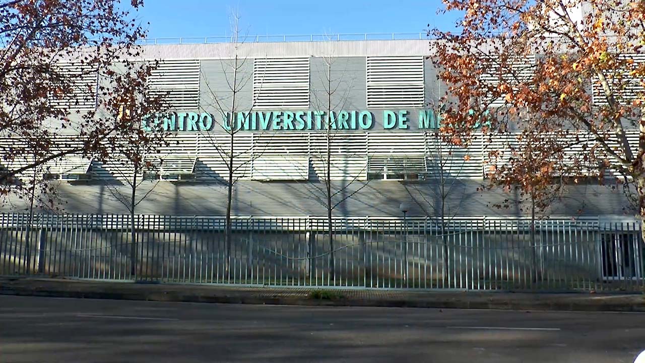 CENTRO UNIVERSITARIO DE MERIDA CUM