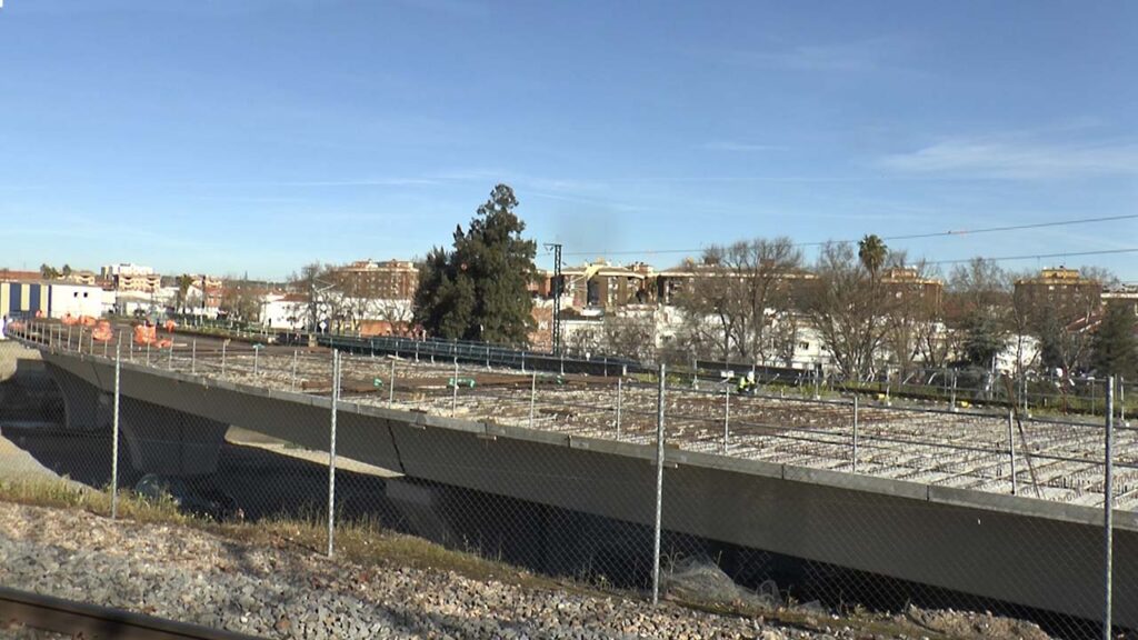 VIADUCTO ADIF sobre el Albarregas