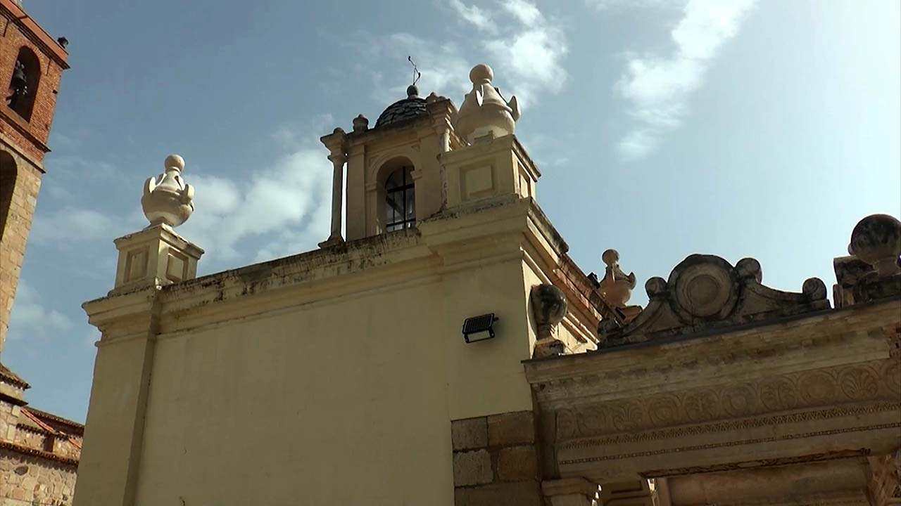 BASILICA SANTA EULALIA CON ESQUINA HORNITO CRATERA2