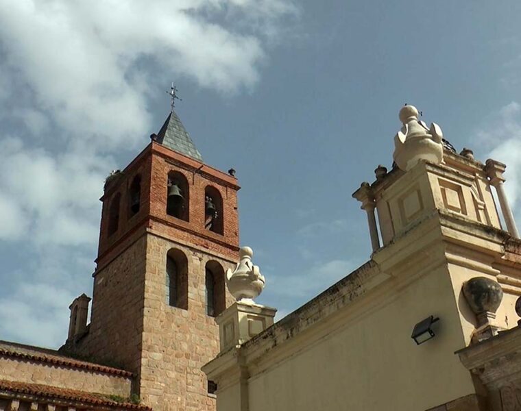 BASILICA SANTA EULALIA CON ESQUINA HORNITO CRATERAS