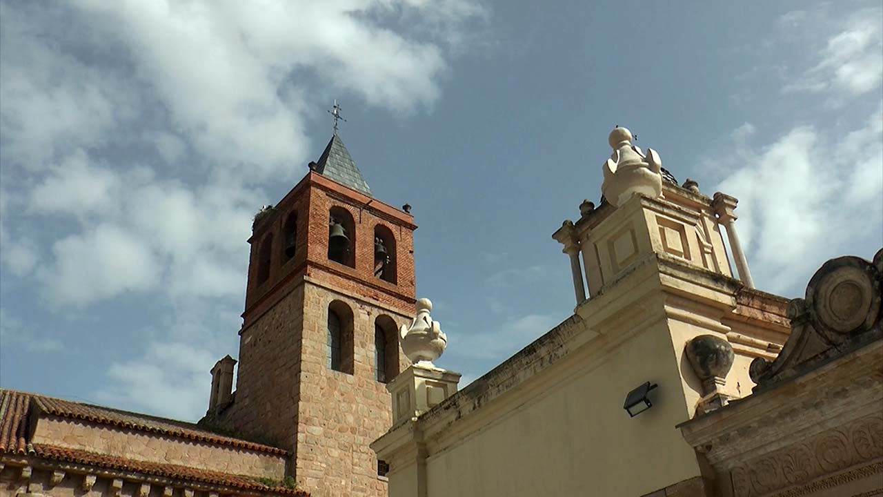 BASILICA SANTA EULALIA CON ESQUINA HORNITO CRATERAS