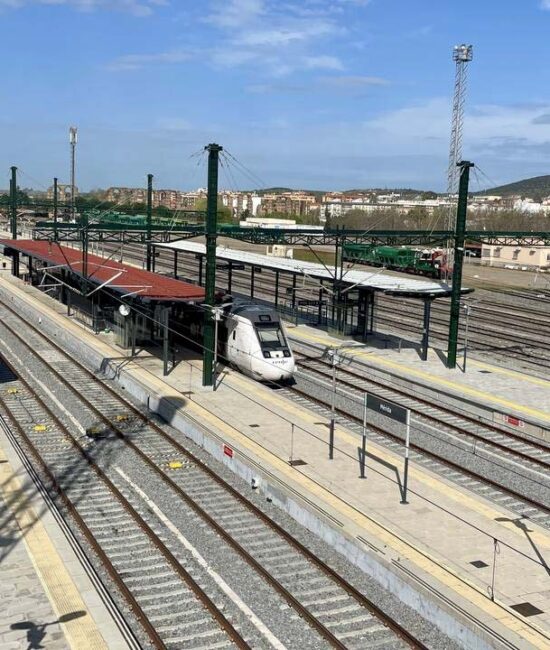 ESTACION DE TREN FERROCARRIL MERIDA PLAYA DE VIAS 2