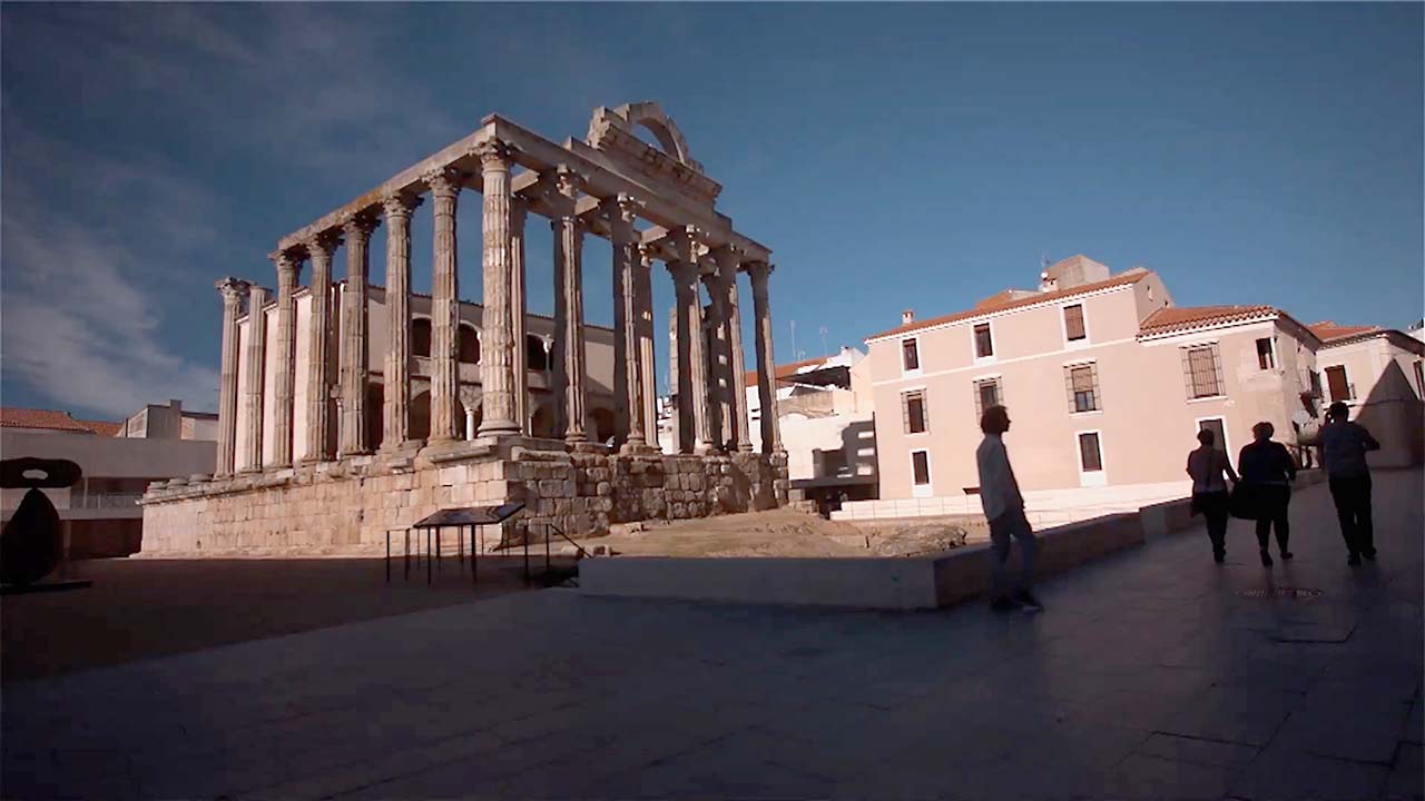 TEMPLO DE DIANA CON PASEANTES