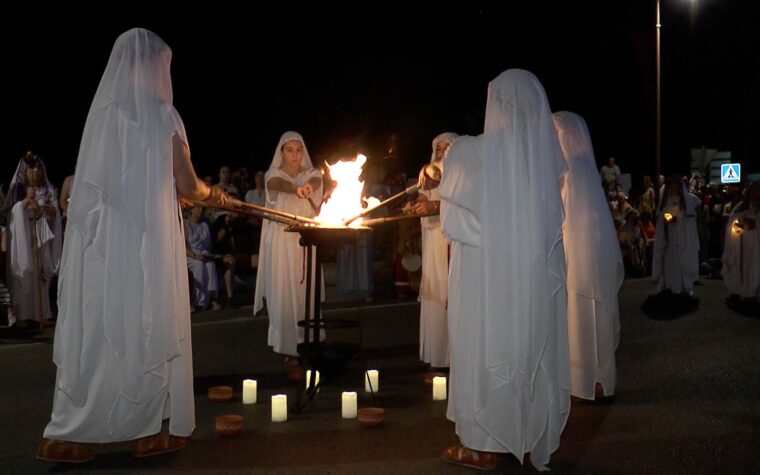 EMERITA LVDICA FUEGO VESTA 2